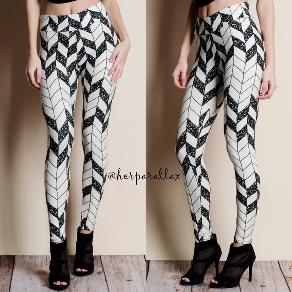 Pants - Geometric Super Soft Leggings